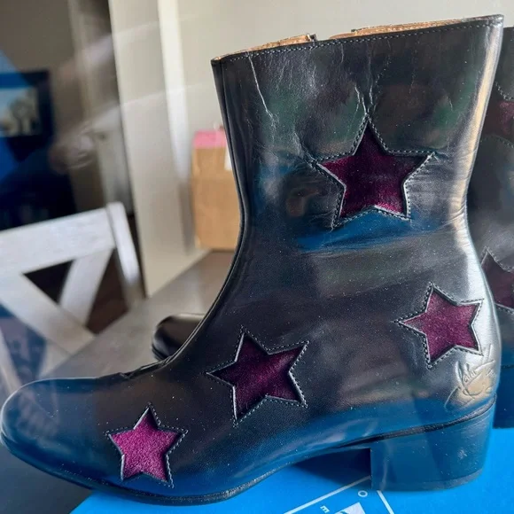 John Fluevog size 5.5 black booties with purple stars - Picture 5 of 5